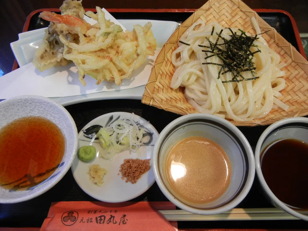 田丸屋の水沢うどん定食、ごまだれと醤油だれ